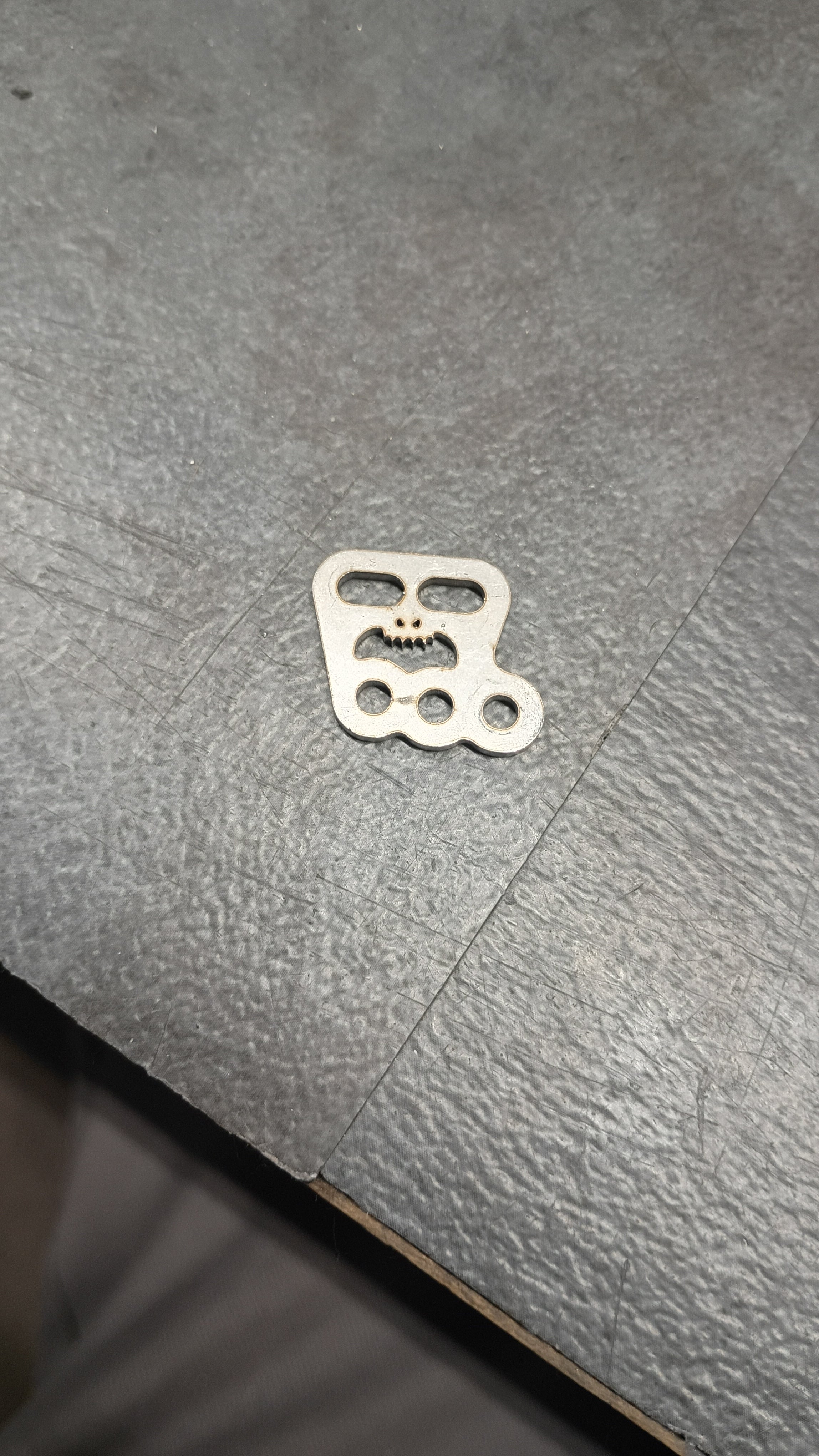 3 hole ghost leaf hanger